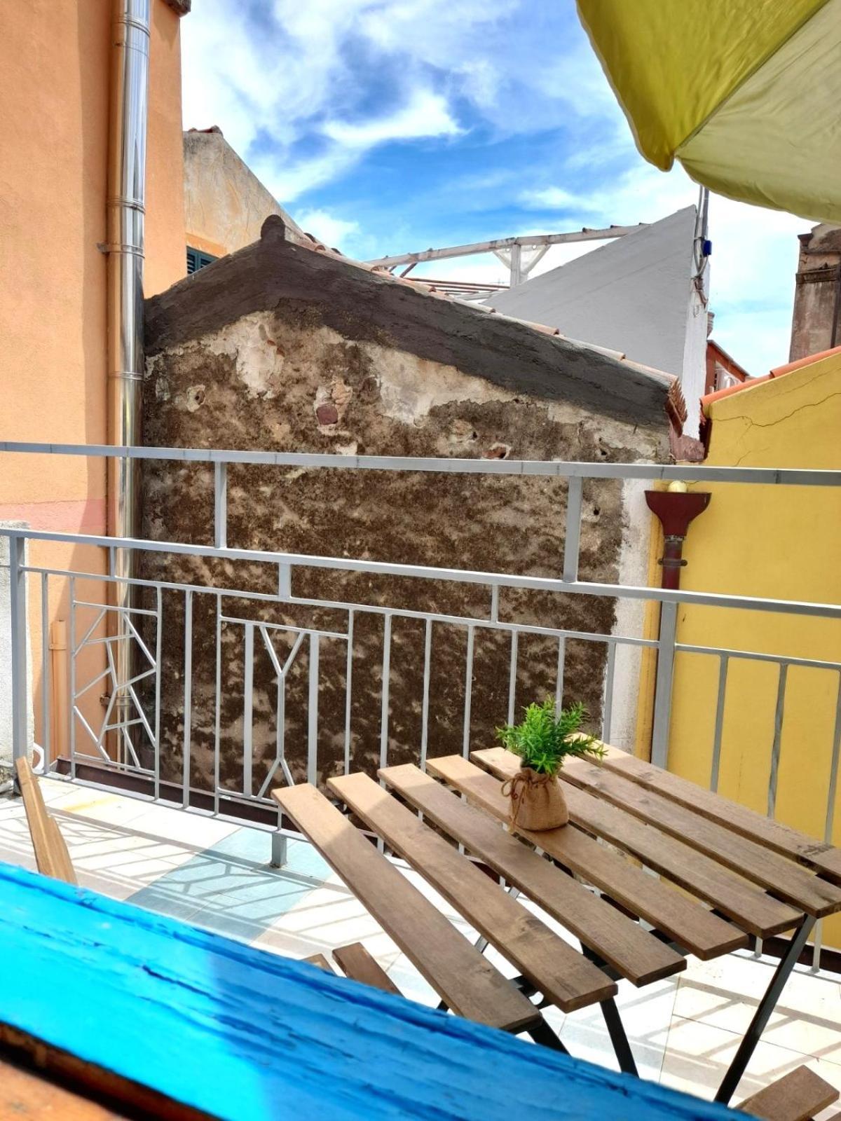 Casa A Bosa In Centro Storico Villa Bagian luar foto